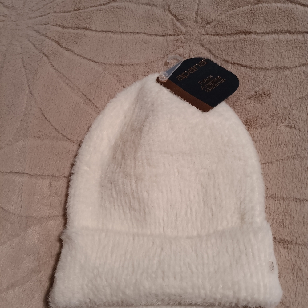 Apana Women's Soft White Knit Beanie